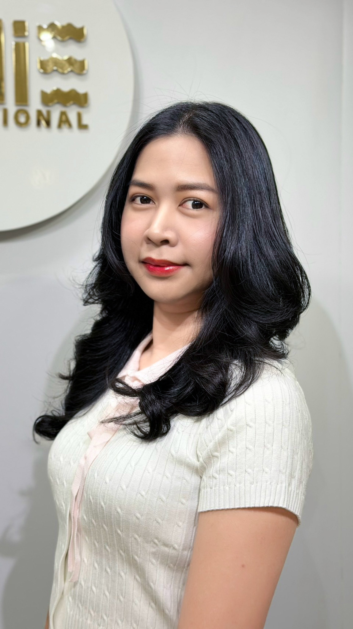 Elegant Midnight Layer Curl